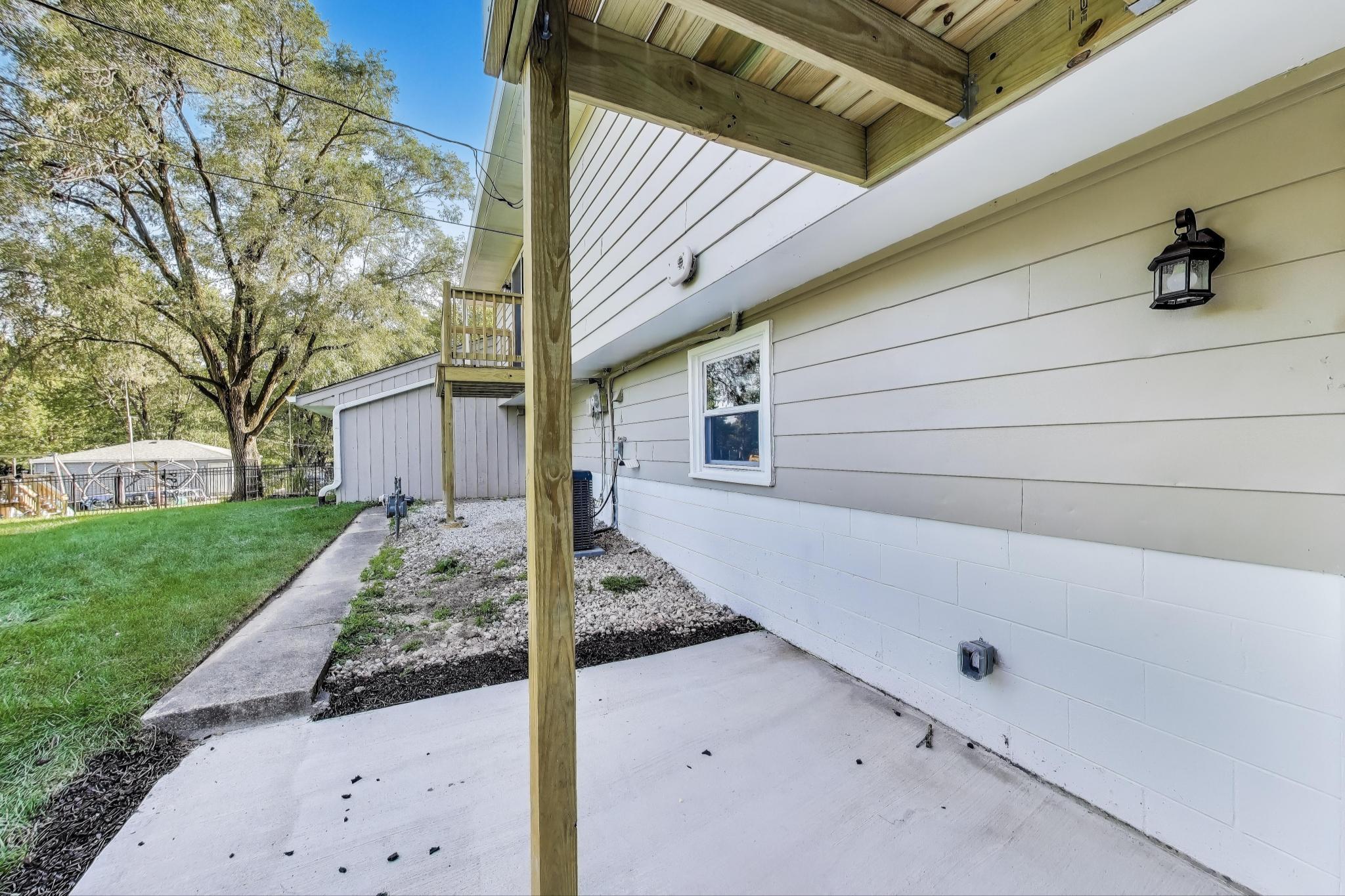 9111 Fairbanks Street Crown Point, IN 46307 - Photo 32 of 43 2048x1365