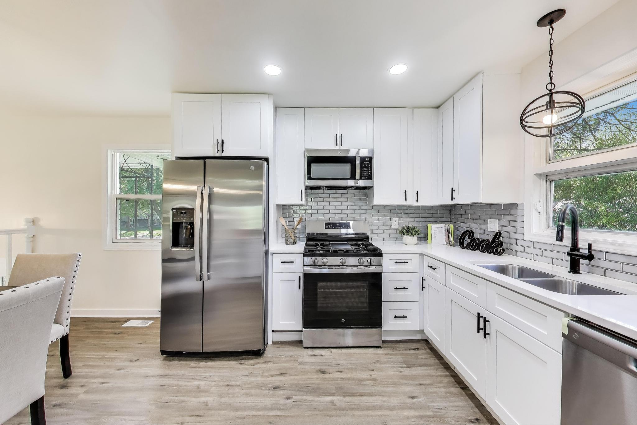 9111 Fairbanks Street Crown Point, IN 46307 - Photo 9 of 43 2048x1365