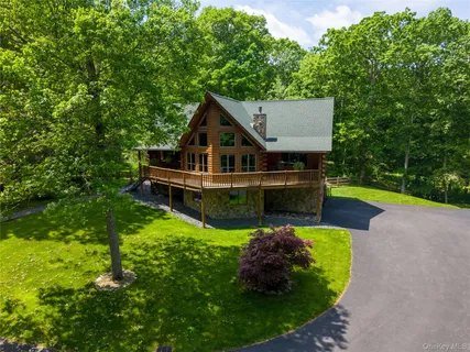 $1,200,000 | 33 Cimarron Road, Putnam Valley, NY 10579
