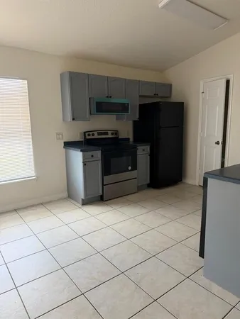 $1,760 | 542 Lakeview Court, Kissimmee, FL 34759