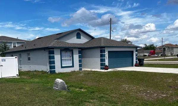 $1,760 | 542 Lakeview Court, Kissimmee, FL 34759