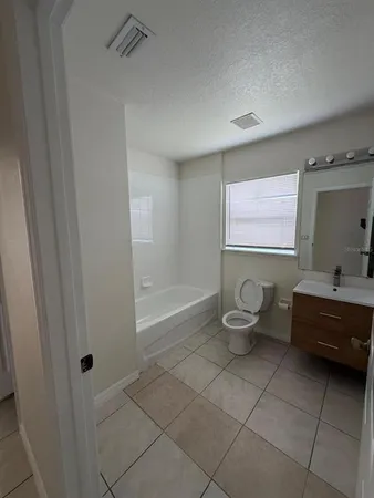 $1,760 | 542 Lakeview Court, Kissimmee, FL 34759