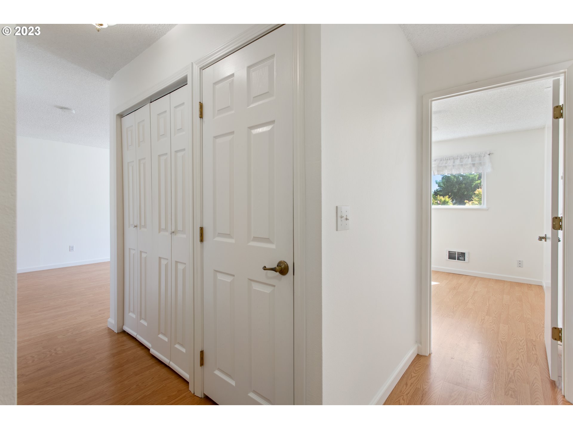950 Evergreen Road, Unit 115 Woodburn, OR 97071 - Photo 8 of 22 a view of an empty room