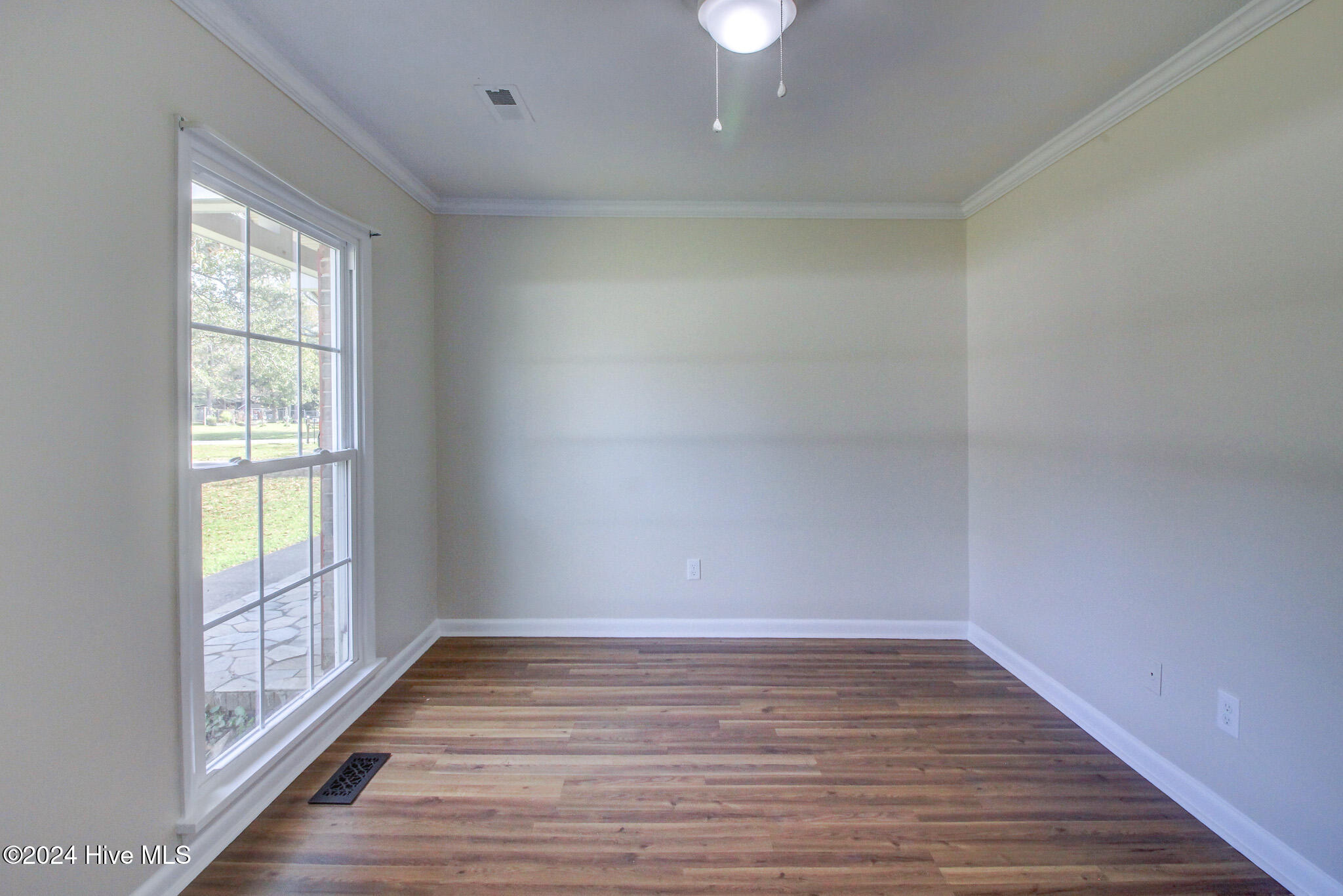 705 Robin Road Morehead City, NC 28557 - Photo 30 of 51 Bedroom 1