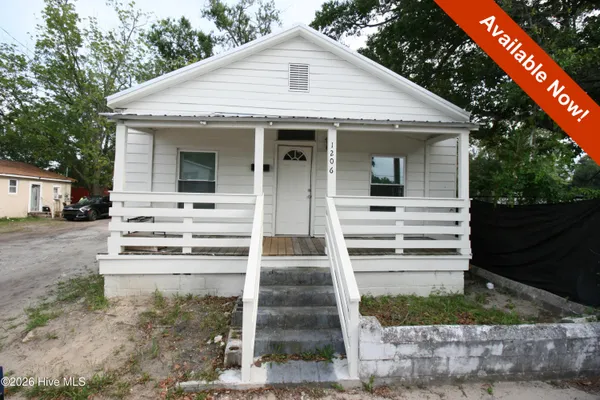 $1,800 | 1206 Dawson Street, Wilmington, NC 28401