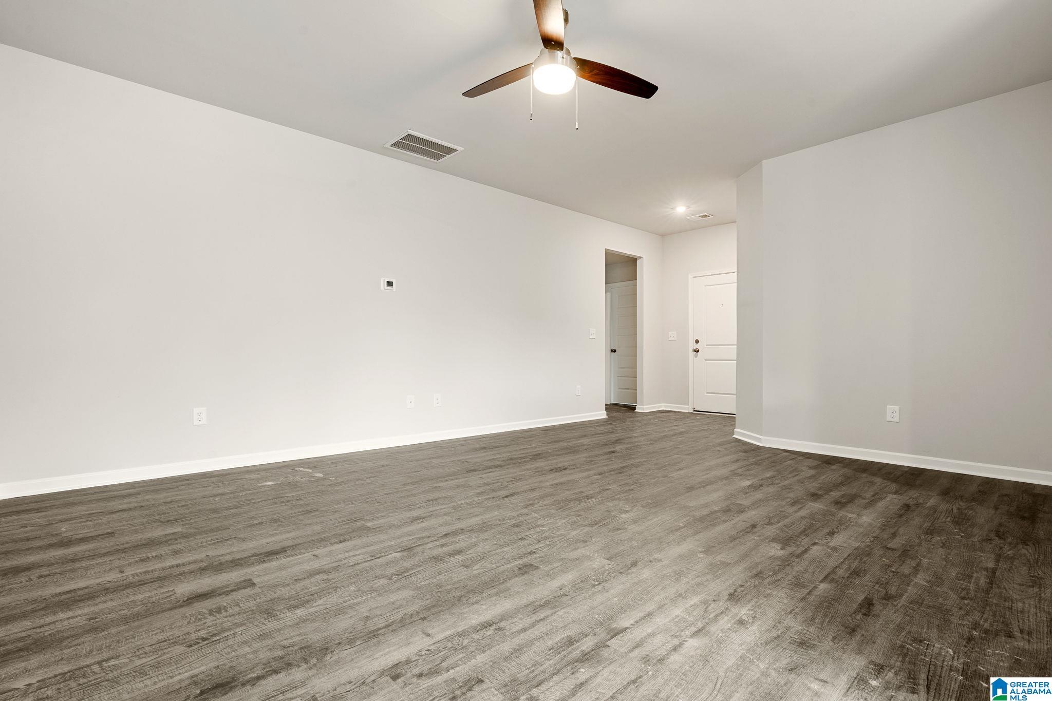 346 Amber Avenue Calera, AL 35040 - Photo 3 of 25