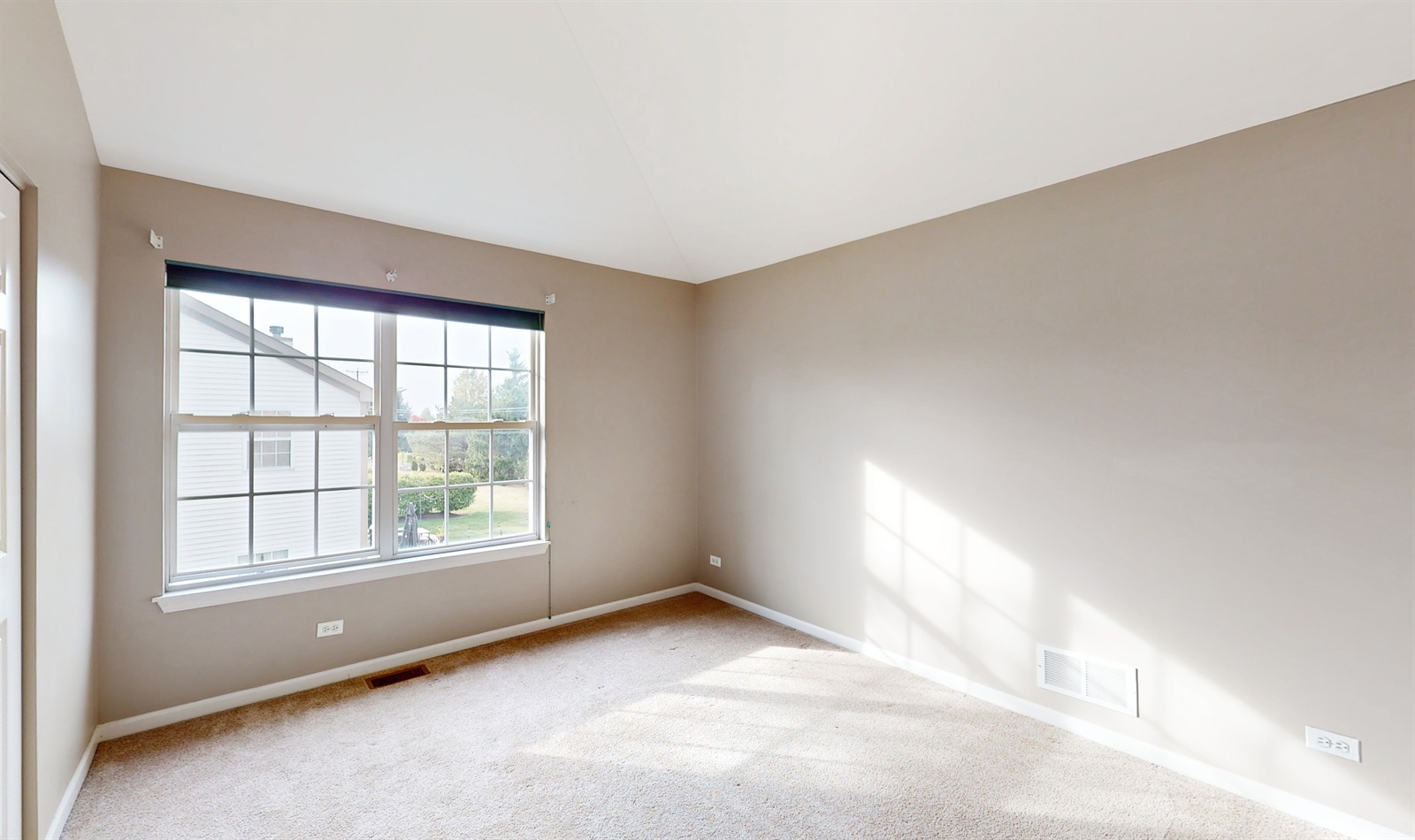 627 Conestoga Road Naperville, IL 60563 - Photo 25 of 46 an empty room with windows