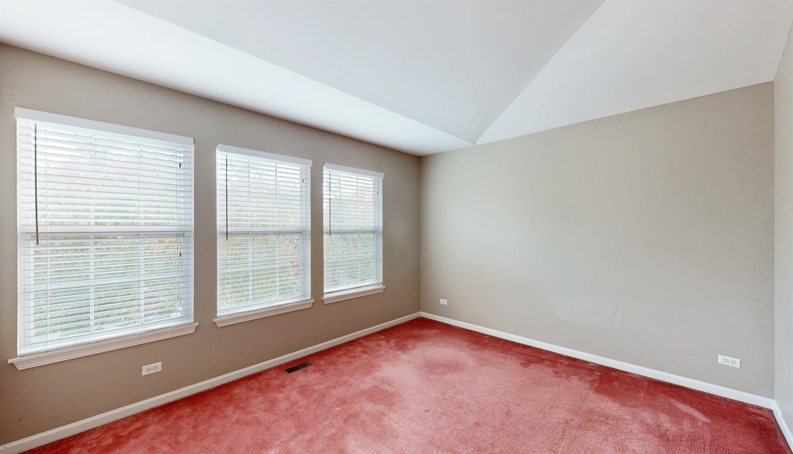 627 Conestoga Road Naperville, IL 60563 - Photo 27 of 46 an empty room with a window