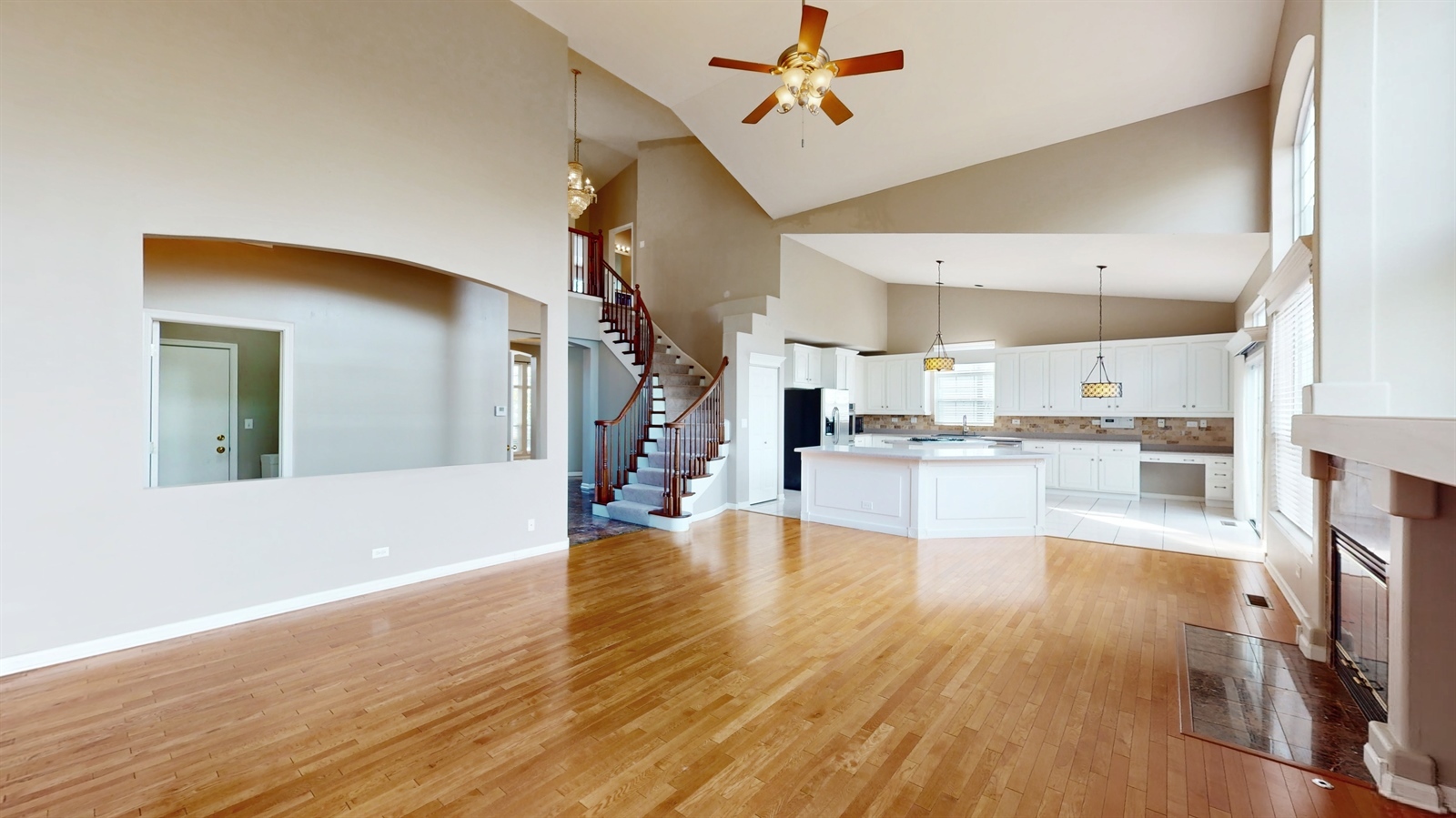 627 Conestoga Road Naperville, IL 60563 - Photo 3 of 46