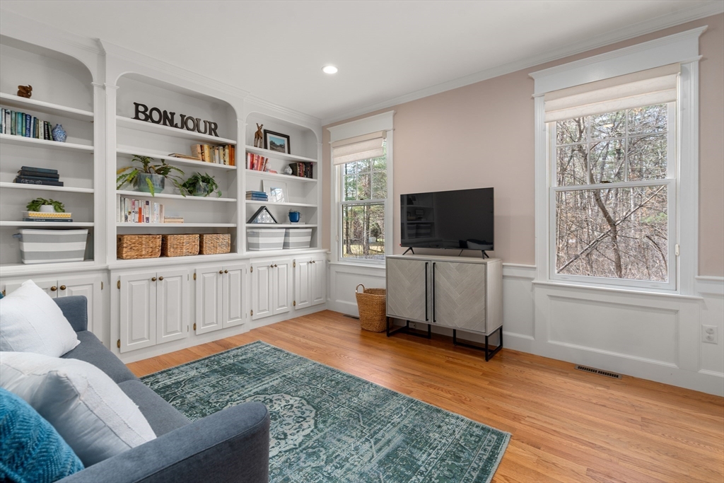 340 Dutton Road Sudbury, MA 01776 - Photo 6 of 42