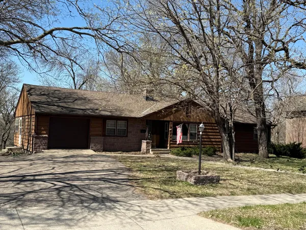 $274,000 | 320 South Minnesota Street, Redwood Falls, MN 56283