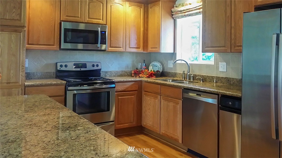 18228 2nd Place West Bothell, WA 98012 - Photo 4 of 6