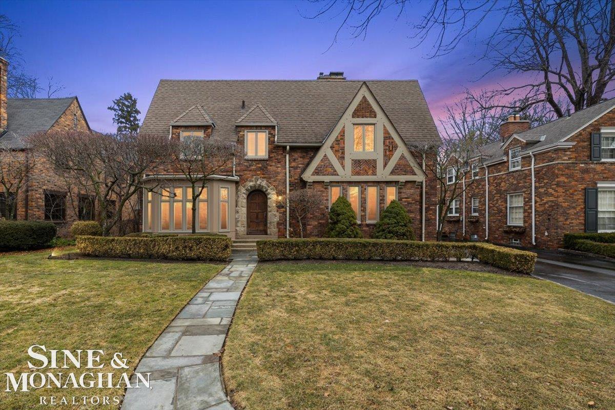 122 Moran Road Grosse Pointe Farms, MI 48236 - Photo 7 of 7 Gallery Image 7