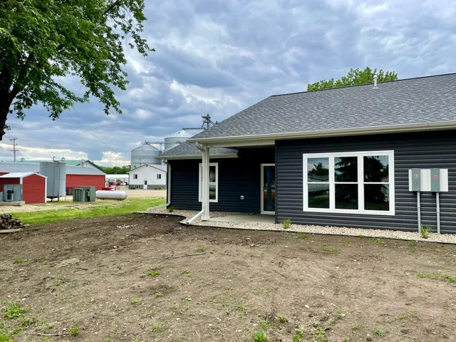 $239,900 | 950 1st Avenue West, Unit 1, Edgerton, MN 56128