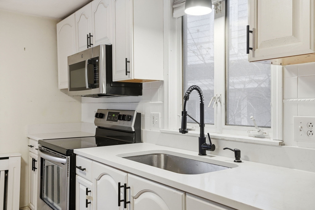 39 Cross Street Quincy, MA 02169 - Photo 10 of 42