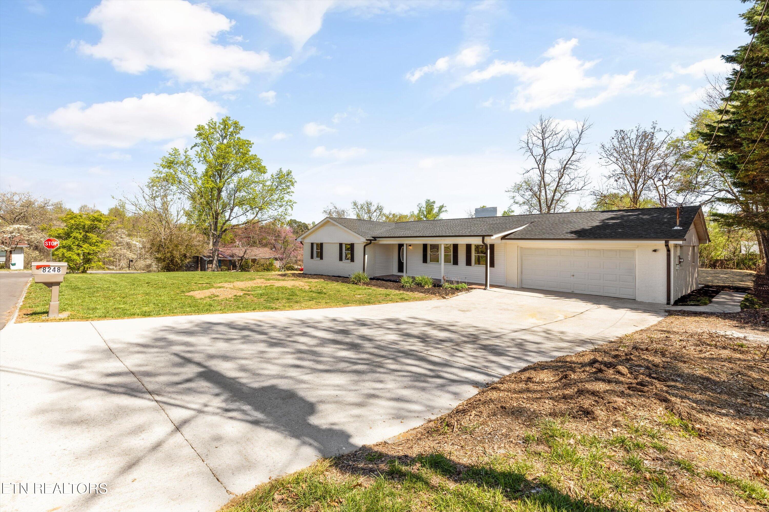 8248 Spruceland Road Powell, TN 37849 - Photo 3 of 44 03-8248SprucelandRd32