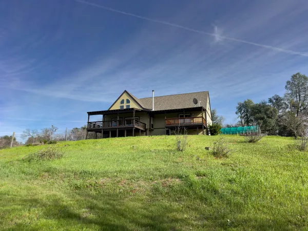$569,000 | 13672 Twin Lakes Lane, Redding, CA 96003