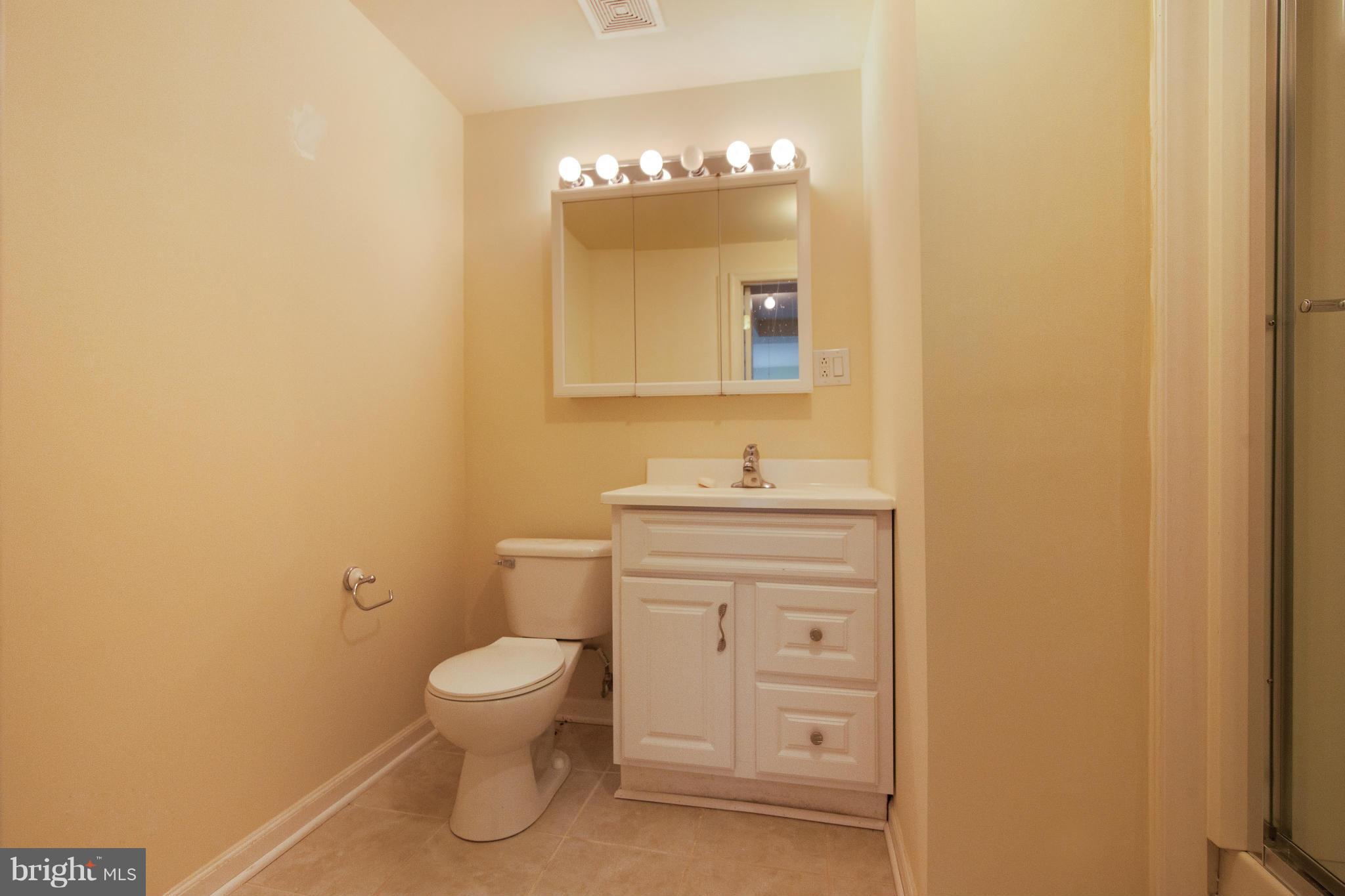 9002 Stonewall Road Manassas, VA 20110 - Photo 21 of 30 Bath