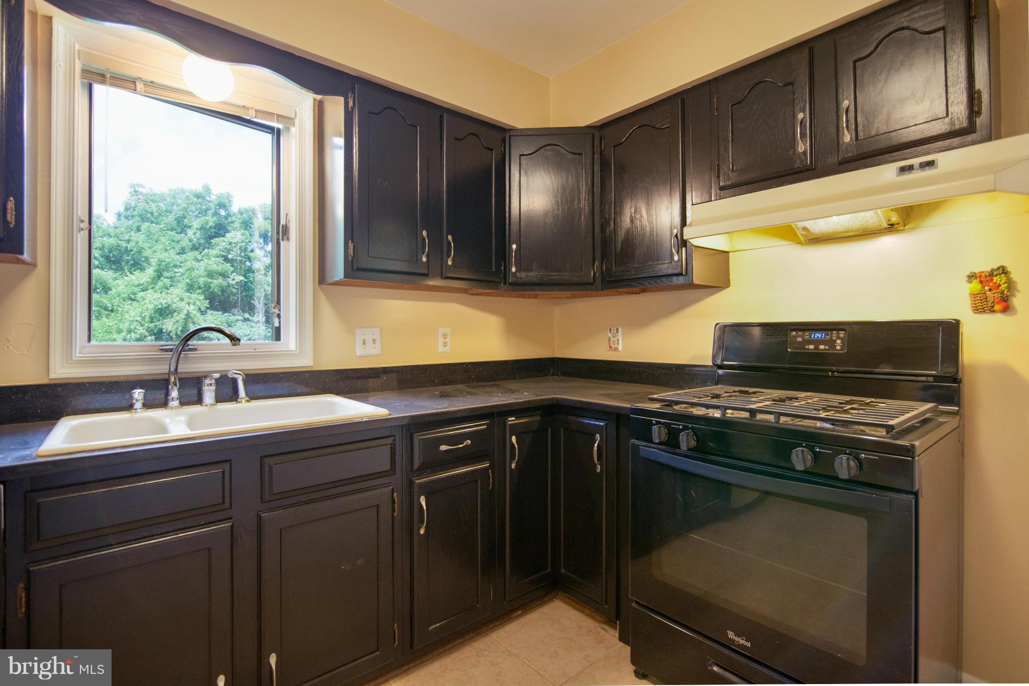 9002 Stonewall Road Manassas, VA 20110 - Photo 10 of 30 Kitchen