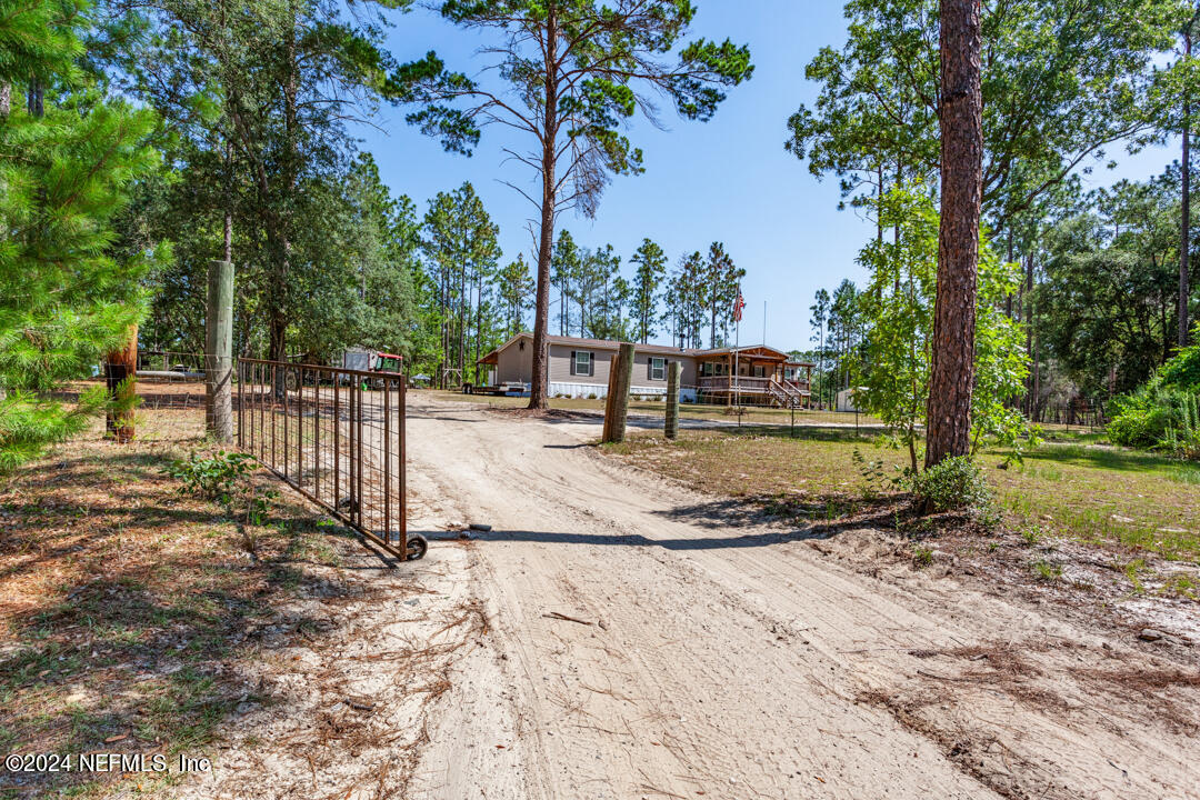 134 Forest Hills Road Melrose, FL 32666 - Photo 2 of 37 2