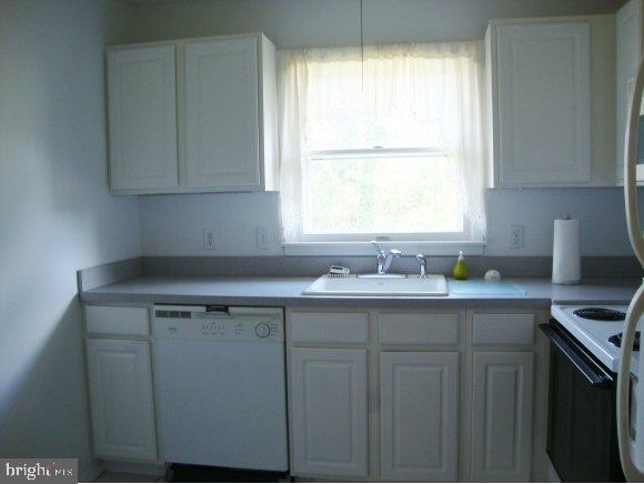 8 A Cranberry Road Manahawkin, NJ 08050 - Photo 5 of 21 Gallery Image 5