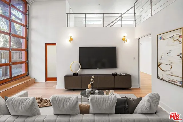 $2,995,000 | 1411 Cloverfield Boulevard, Santa Monica, CA 90404