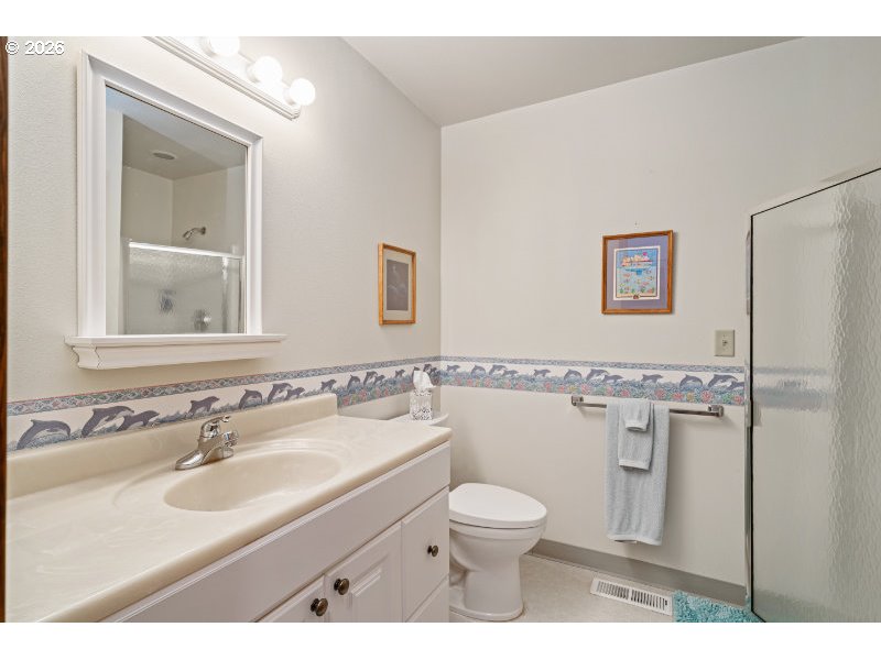 302 Holly Avenue Garibaldi, OR 97118 - Photo 21 of 38