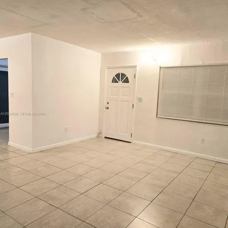 $2,400 | 2210 Southwest 46th Court, Unit 4, Dania Beach, FL 33312