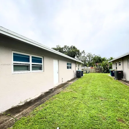 $2,400 | 2210 Southwest 46th Court, Unit 4, Dania Beach, FL 33312
