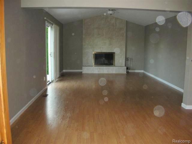 36799 Chesapeake Road Farmington, MI 48335 - Photo 8 of 24 LARGE FAMILY RM