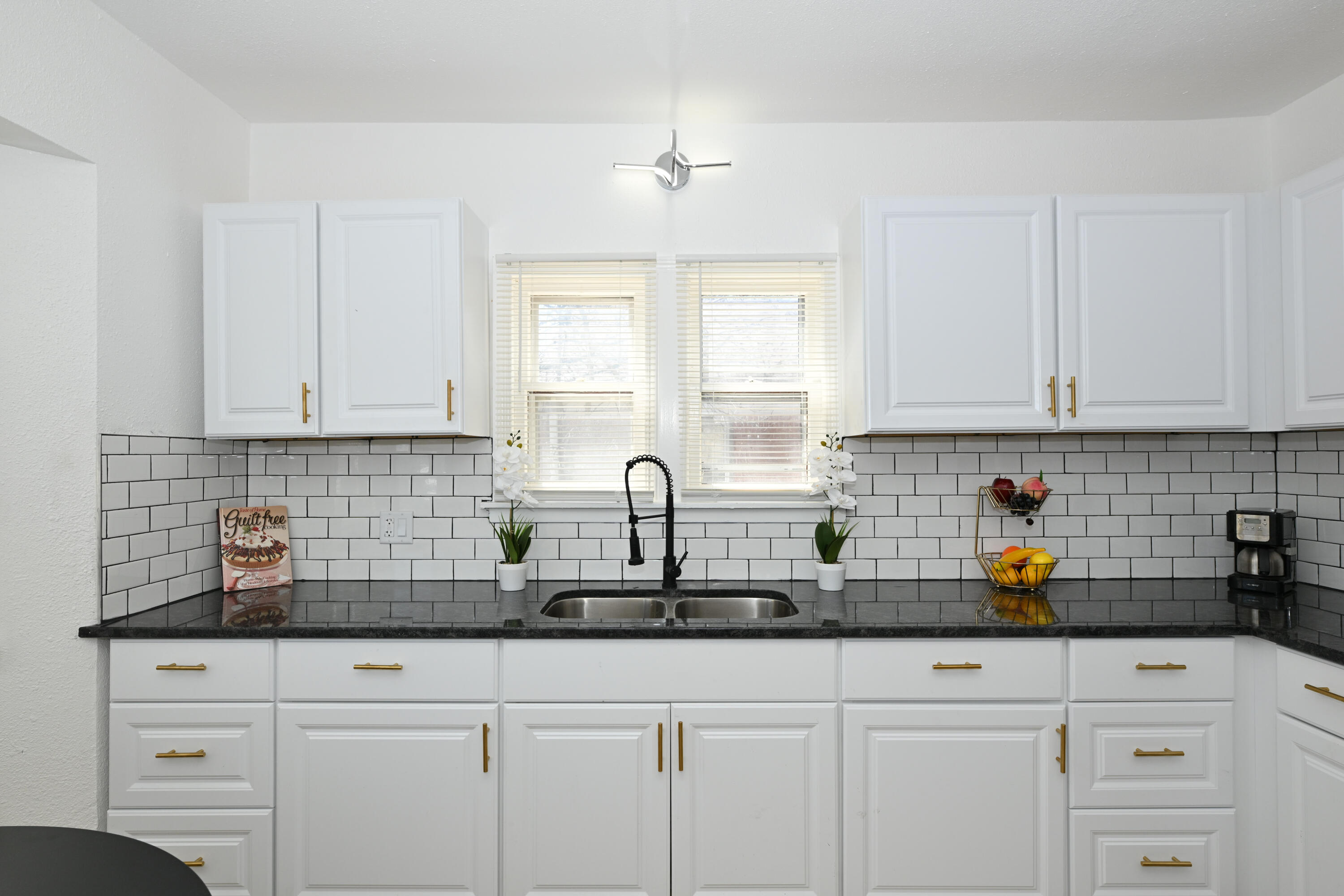 4208 North 19th Pl. Milwaukee, WI 53209 - Photo 12 of 35 Kitchen