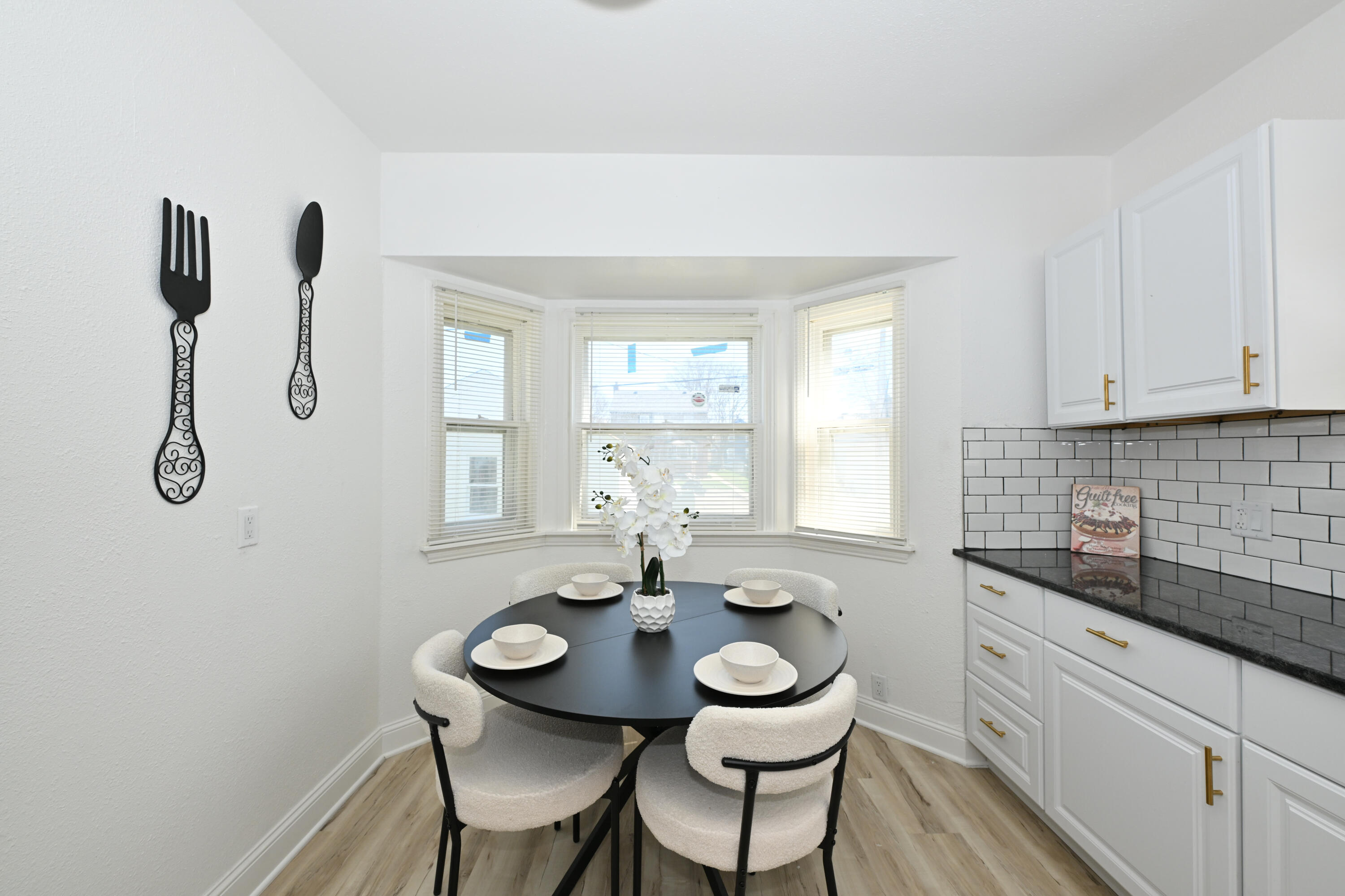 4208 North 19th Pl. Milwaukee, WI 53209 - Photo 13 of 35 Kitchen