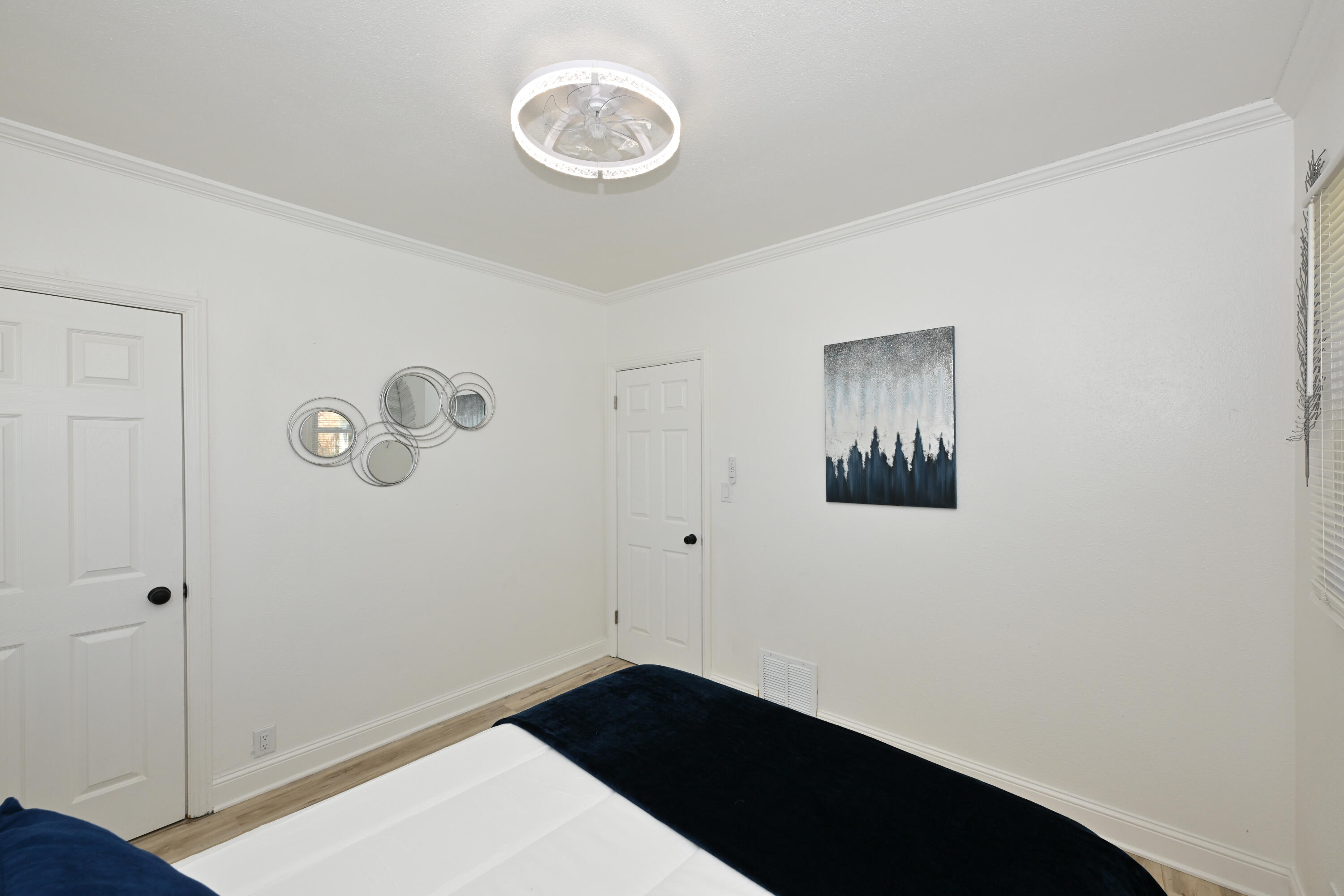 4208 North 19th Pl. Milwaukee, WI 53209 - Photo 17 of 35 Bedroom 4