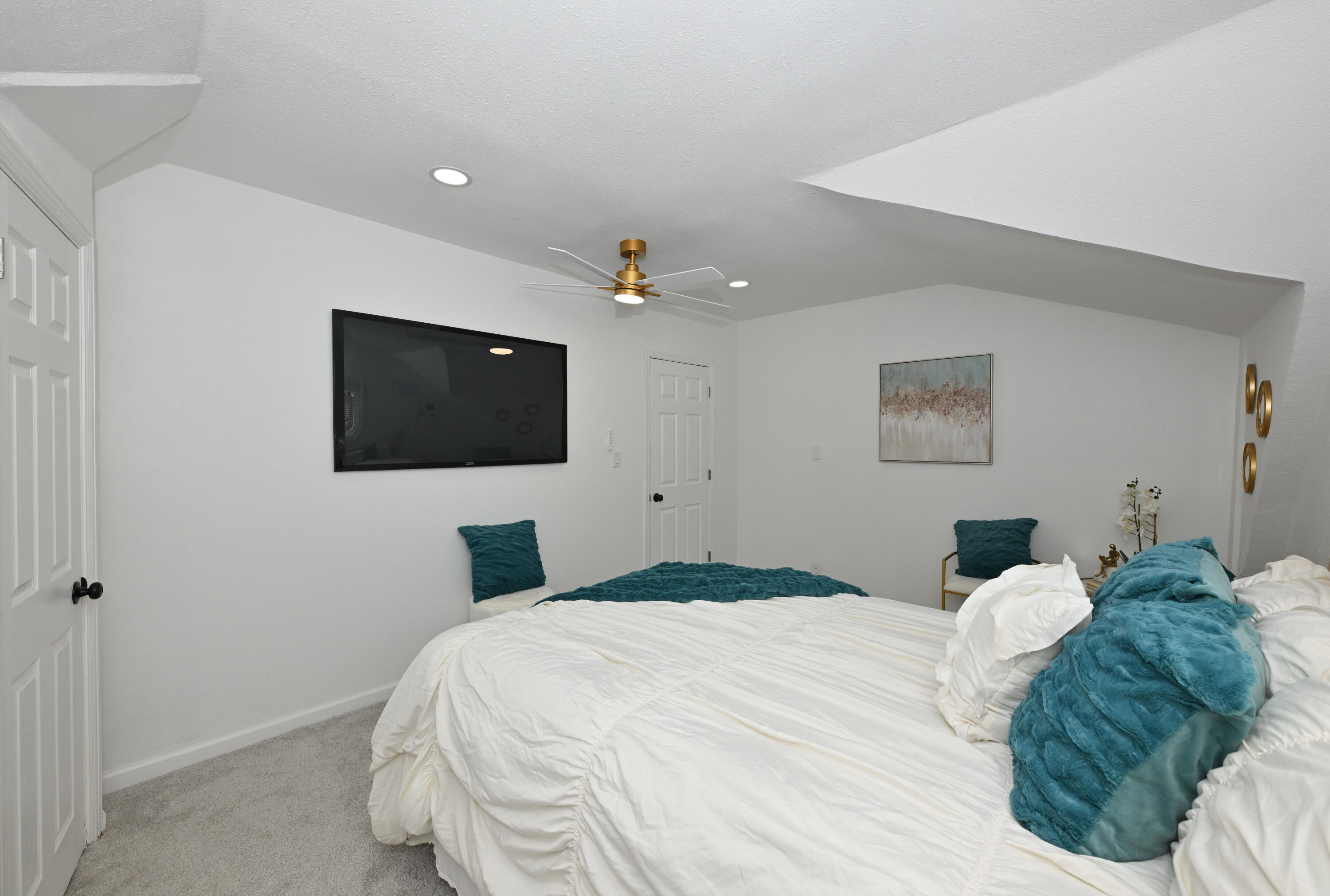 4208 North 19th Pl. Milwaukee, WI 53209 - Photo 23 of 35 Primary Bedroom