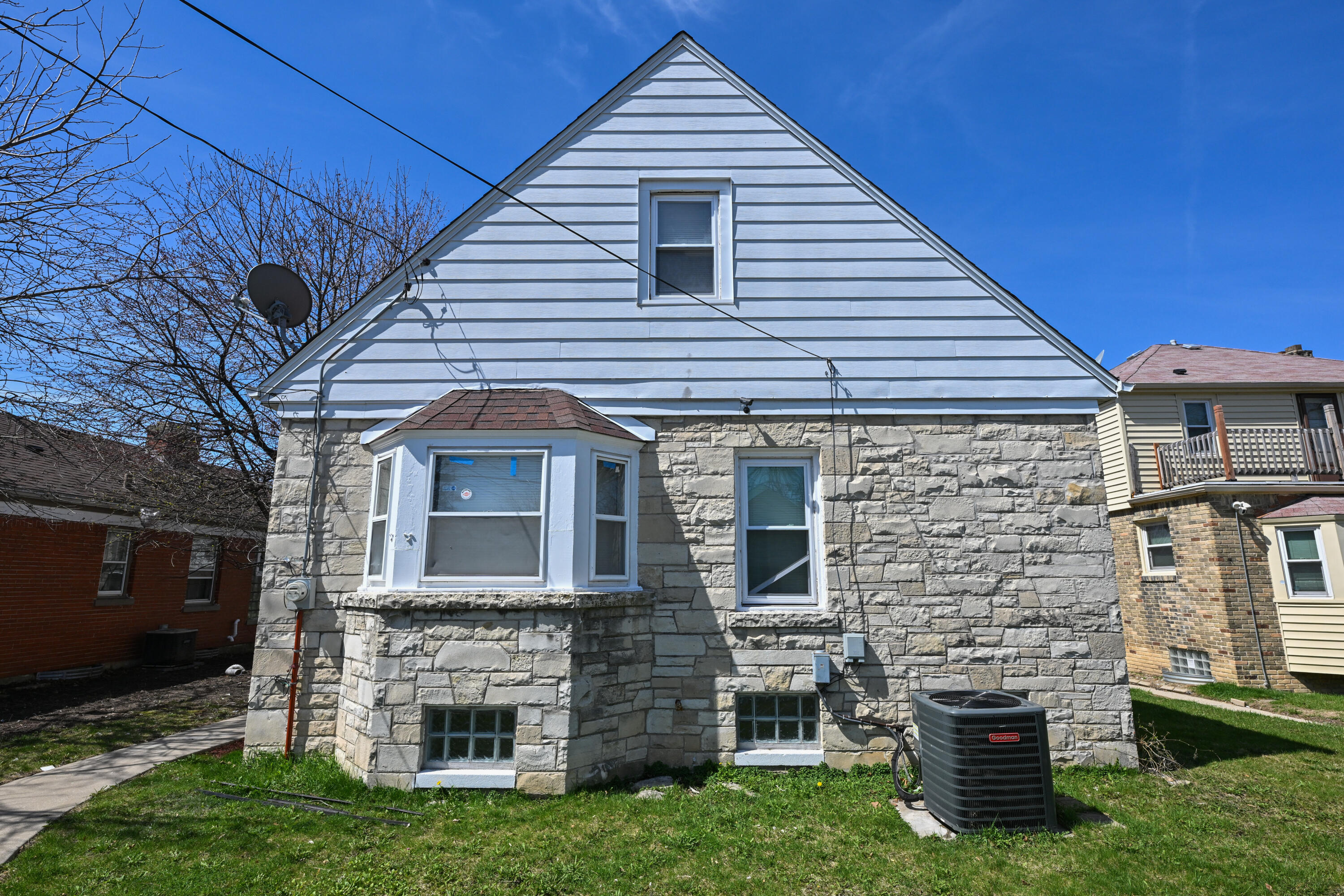 4208 North 19th Pl. Milwaukee, WI 53209 - Photo 33 of 35 Rear View