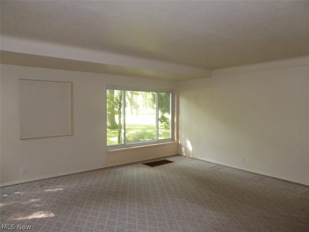 24250 Chardon Road Cleveland, OH 44143 - Photo 2 of 24 Gallery Image 2