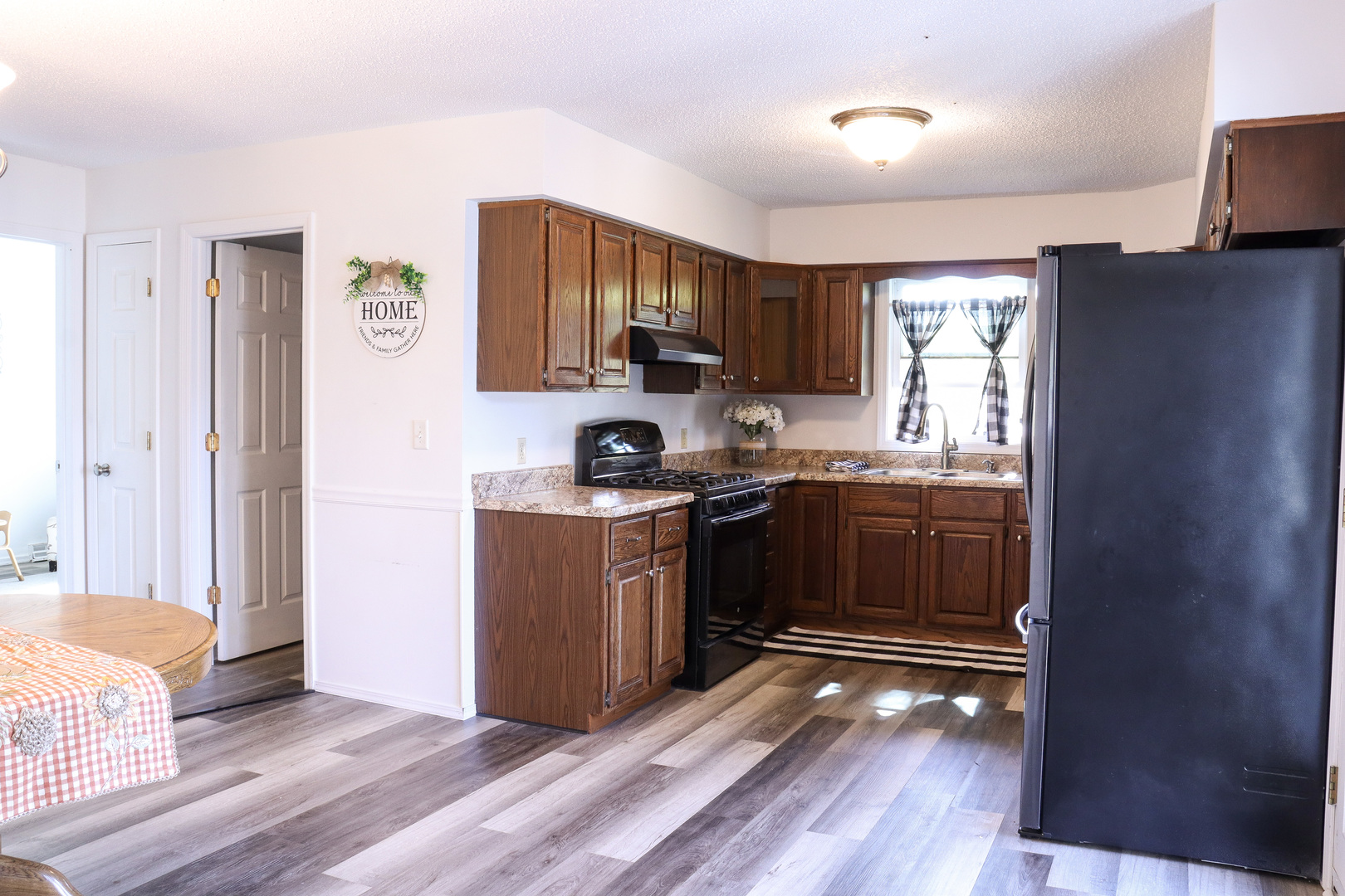 715 Lawrence Lane Prophetstown, IL 61277 - Photo 4 of 30