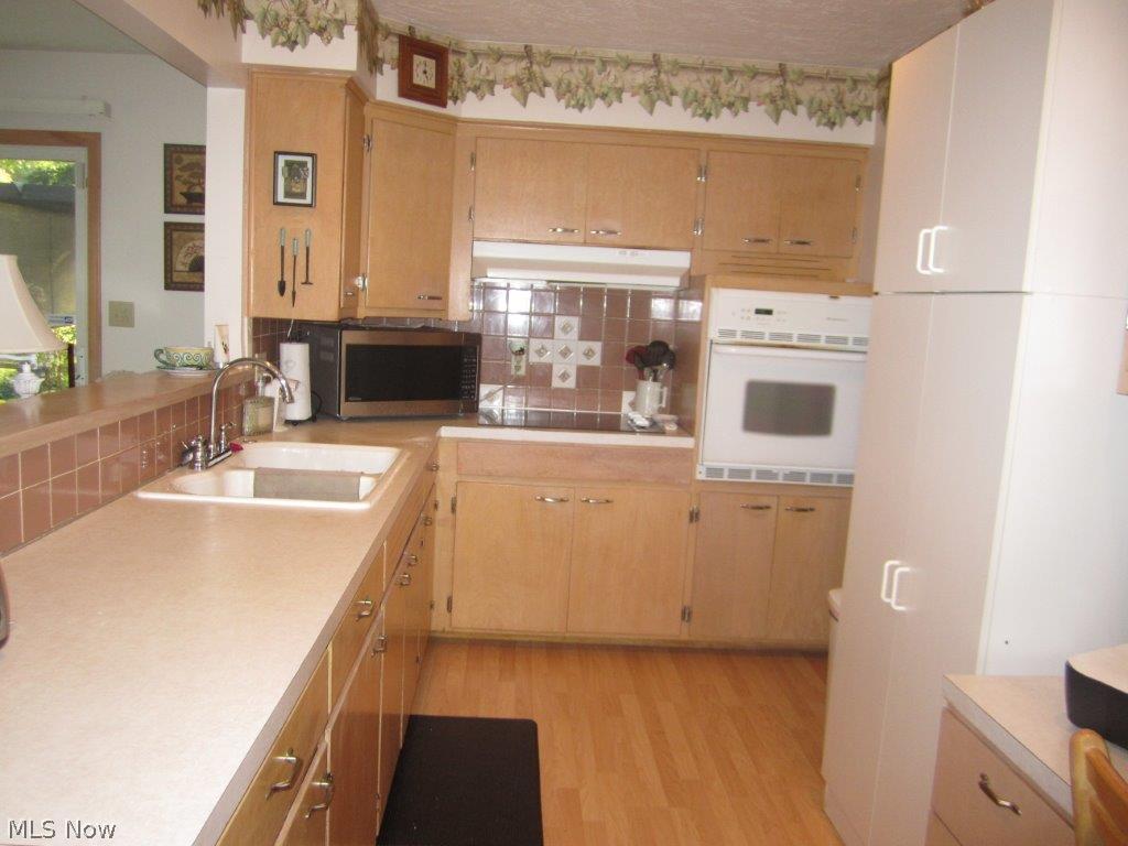 1105 Oak Tree Road Akron, OH 44320 - Photo 14 of 25