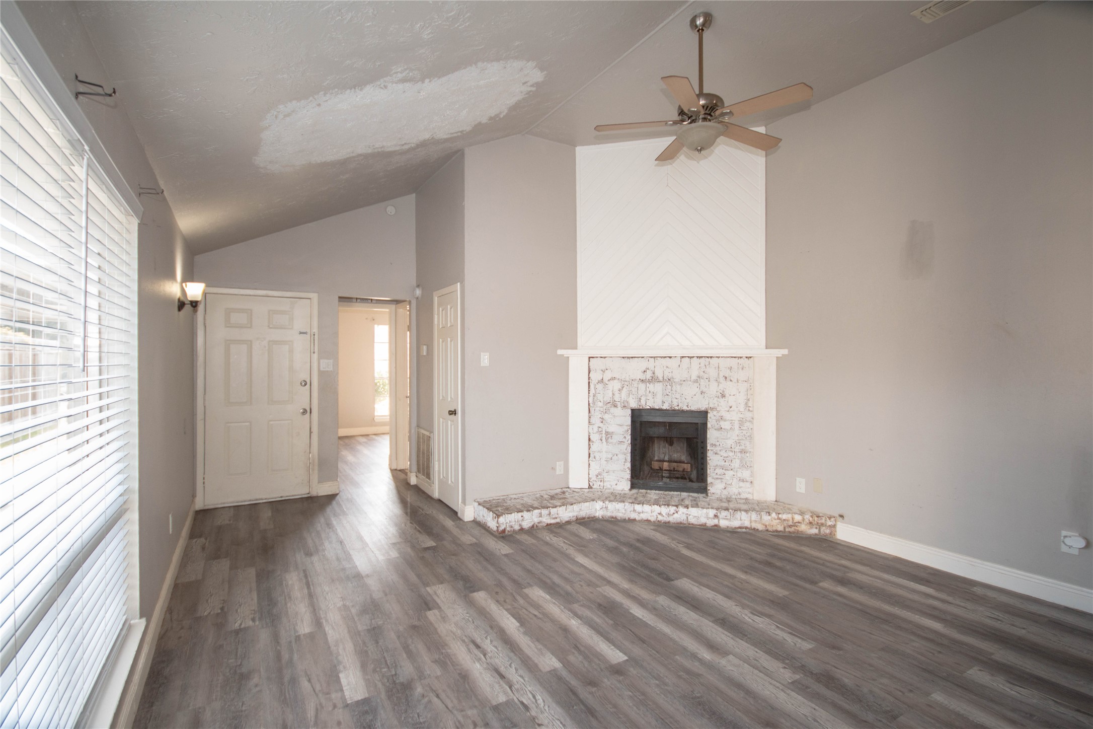3013 Titleist Drive Spring, TX 77373 - Photo 1 of 24 Fireplace in living room