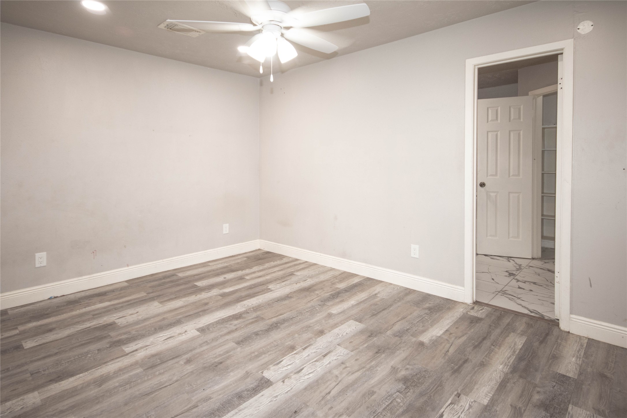 3013 Titleist Drive Spring, TX 77373 - Photo 11 of 24 Primary bath with double sinks