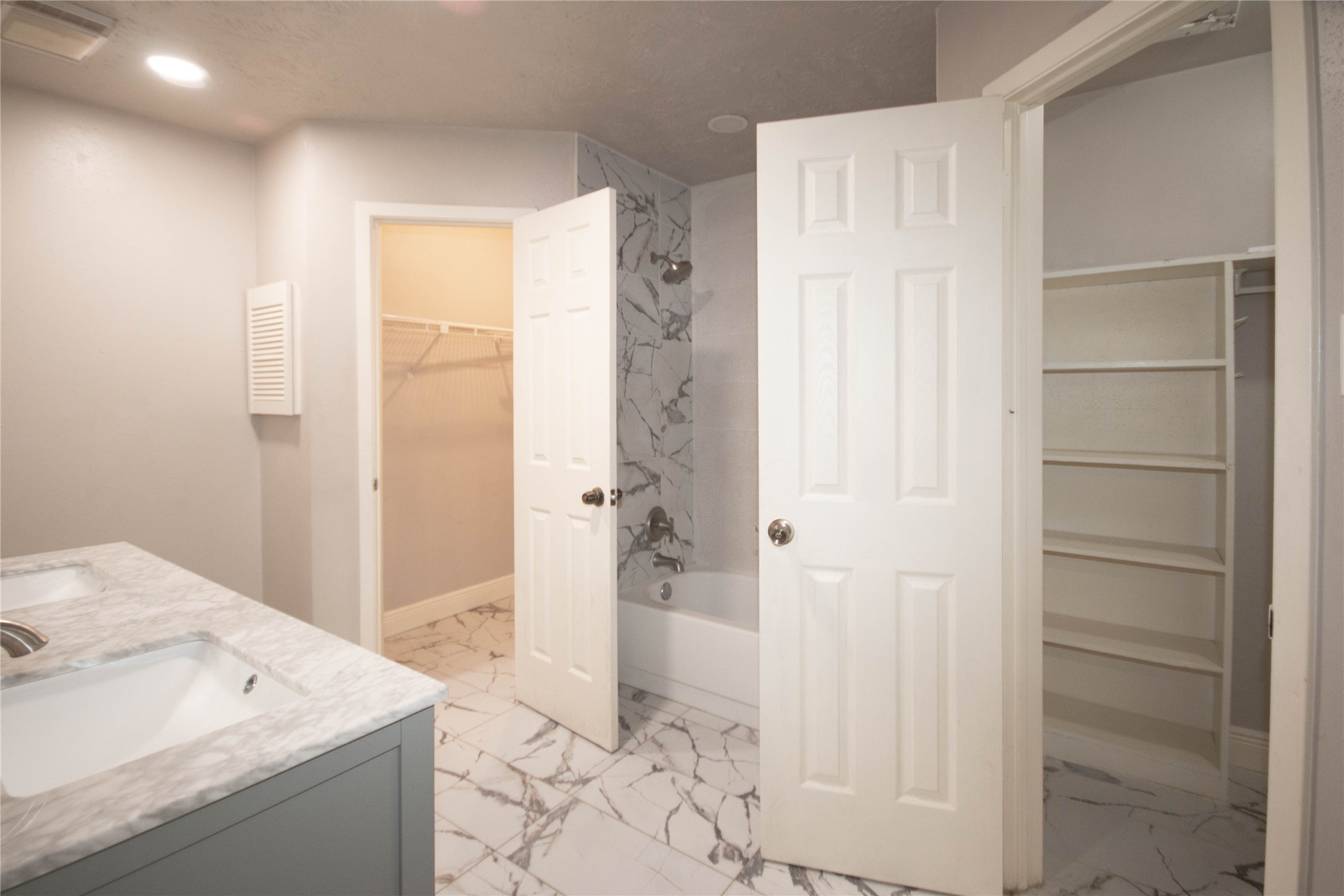 3013 Titleist Drive Spring, TX 77373 - Photo 13 of 24 double closets in primary bath