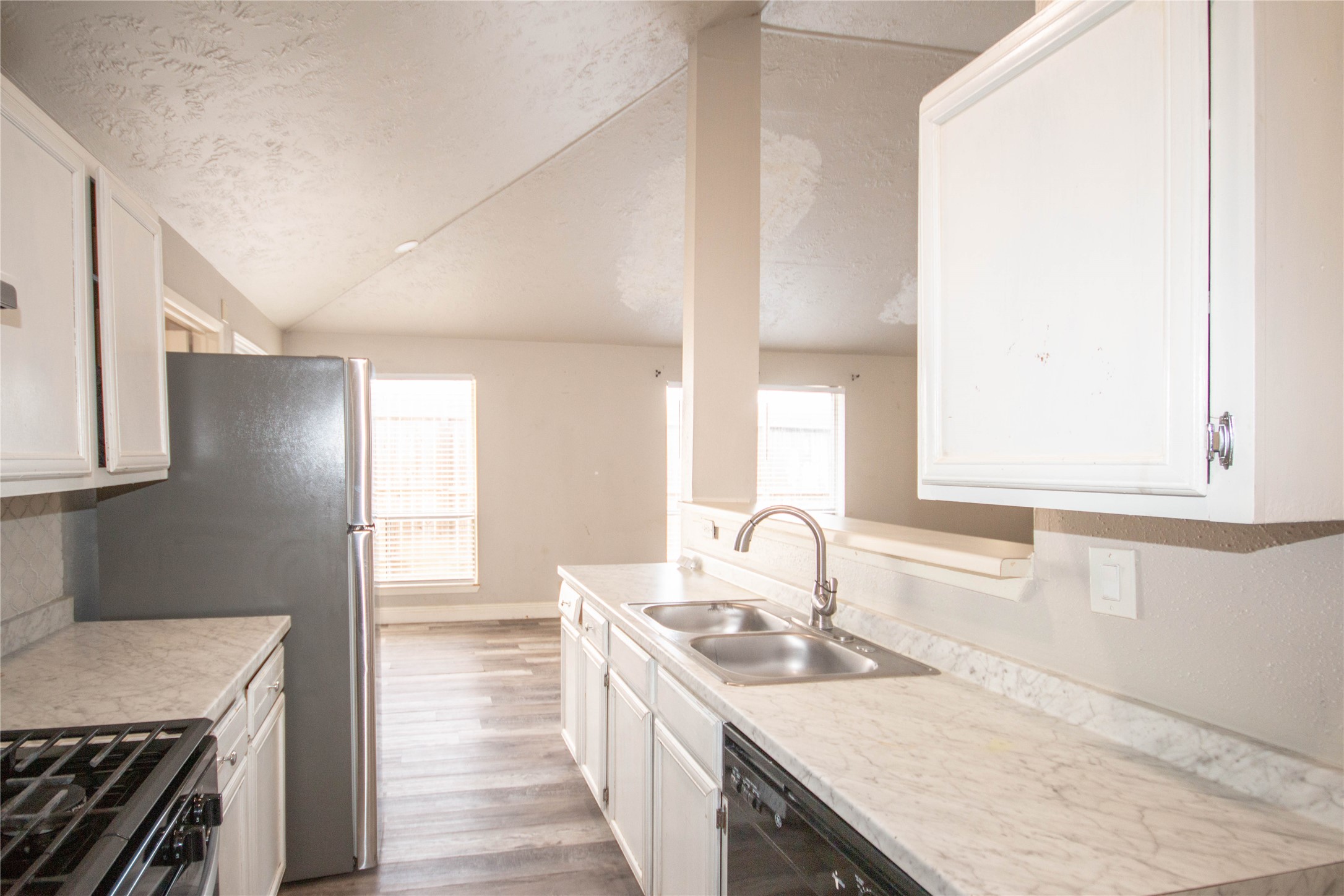3013 Titleist Drive Spring, TX 77373 - Photo 8 of 24 galley kitchen