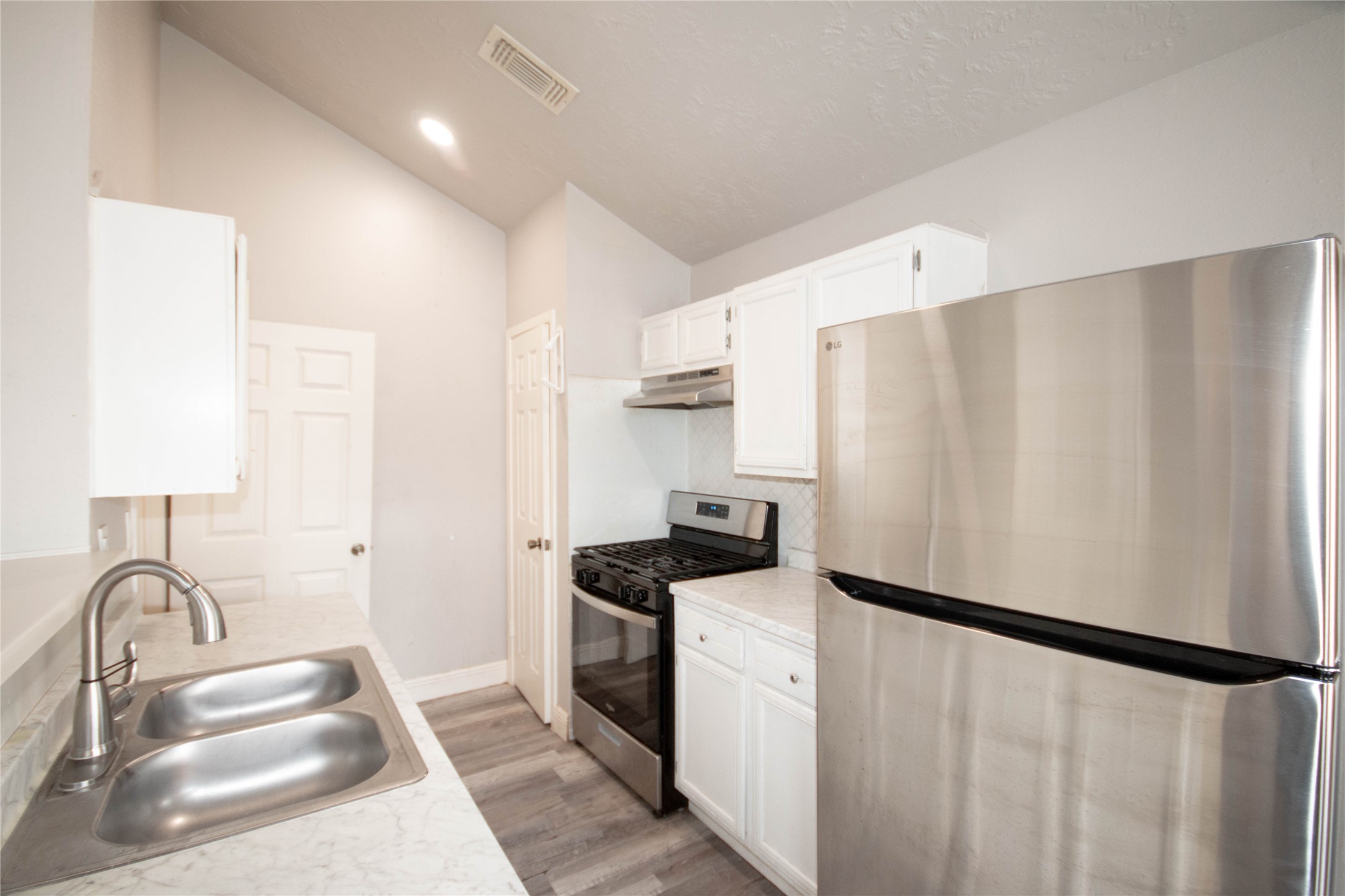 3013 Titleist Drive Spring, TX 77373 - Photo 9 of 24 Laundry room
