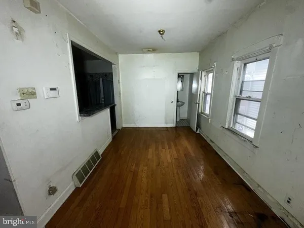 $149,000 | 300 Linden Avenue, Oaklyn, NJ 08107
