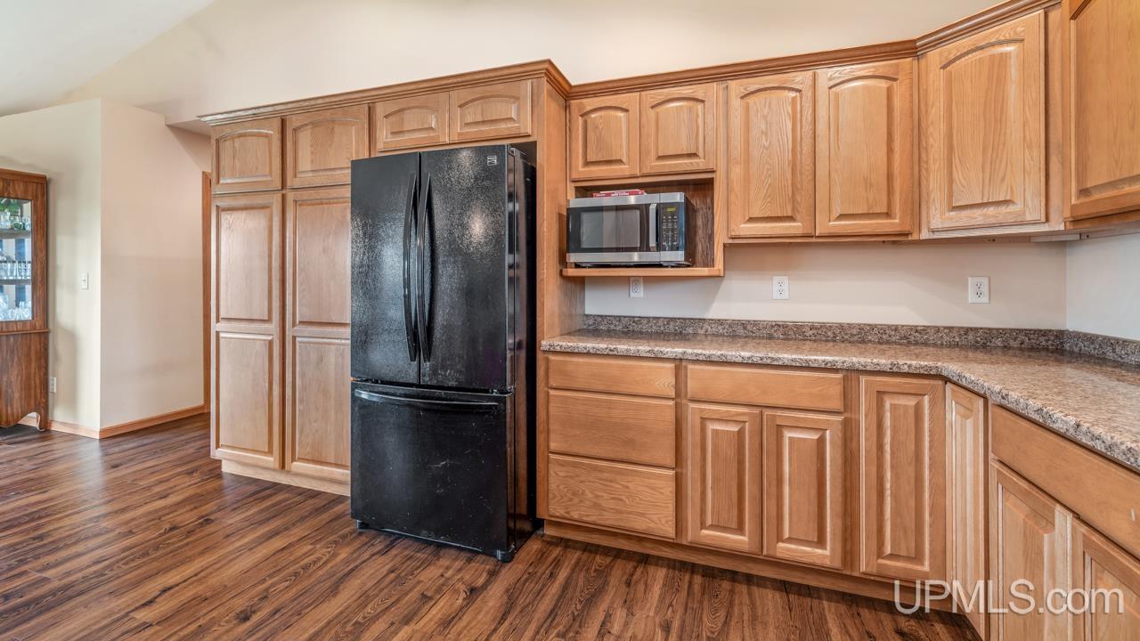 6230 East 5th Road Bark River, MI 49807 - Photo 14 of 48