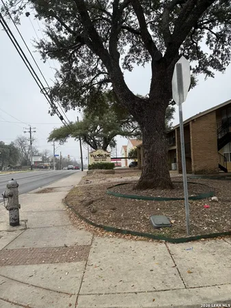 $800 | 923 Vance Jackson Road, Unit 1301, San Antonio, TX 78201