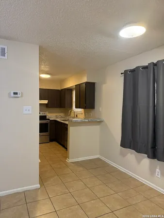 $800 | 923 Vance Jackson Road, Unit 1301, San Antonio, TX 78201