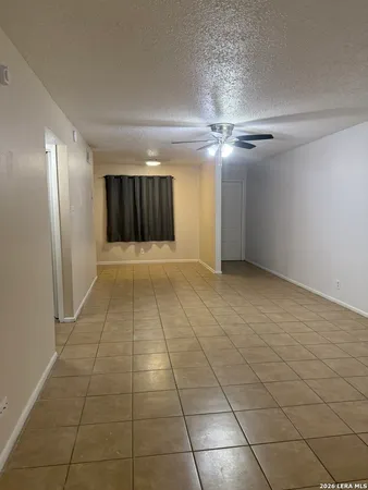 $800 | 923 Vance Jackson Road, Unit 1301, San Antonio, TX 78201