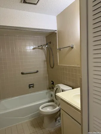 $800 | 923 Vance Jackson Road, Unit 1301, San Antonio, TX 78201
