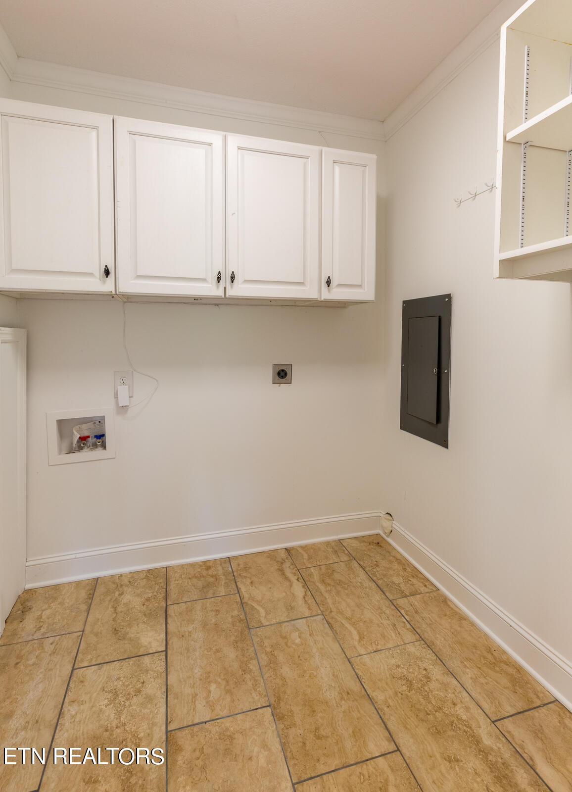 8732 Majors Road Knoxville, TN 37938 - Photo 17 of 34 Laundry Room